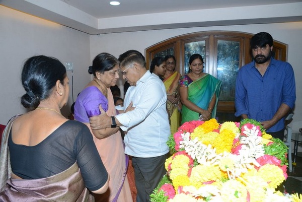 Celebrities Pay Homage to Srikanth Father 10