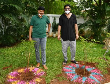 Prabhas-accepts-the-GreenIndiaChallenge-planted-saplings-3.jpeg