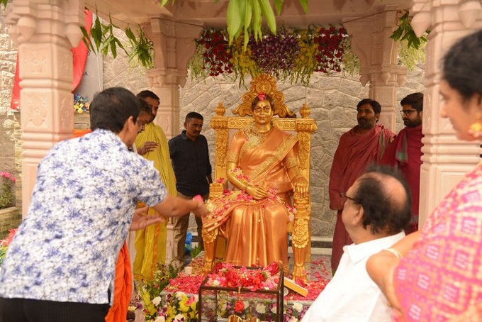 Vijaya Nirmala Statue Inaguaration-3 (127)1582185403