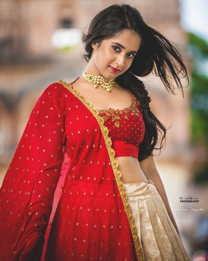 Deepthi Sunaina in half saree Latest Pics | Photo Gallery | Jhalak.com |  Jhalak | Stylish girls photos, Dehati girl photo, Beautiful bollywood  actress