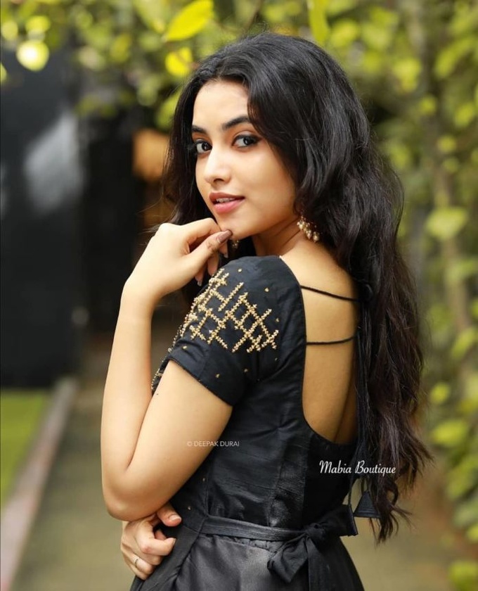 Priyanka-Arul-Mohan-4
