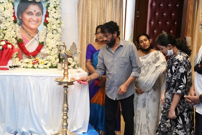 Uttej Wife Padma Condolence Meet (11)1633000654