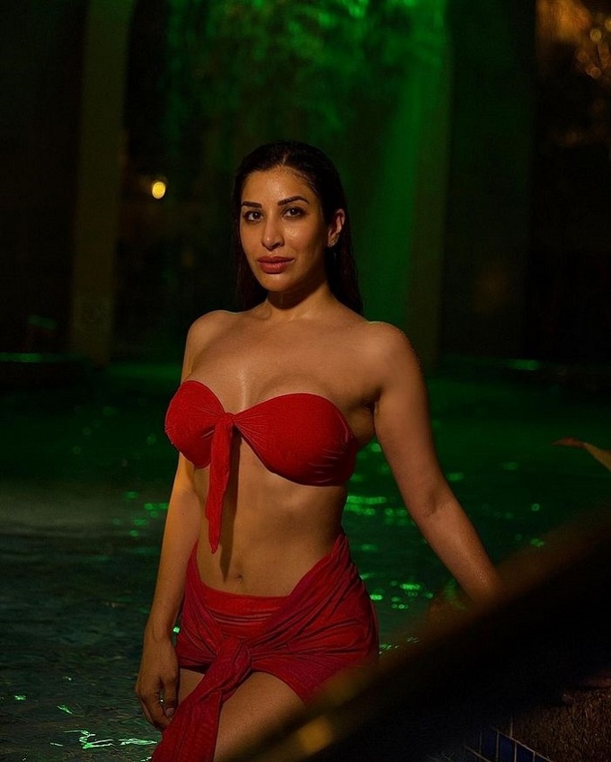 Sophie Choudry Albums2